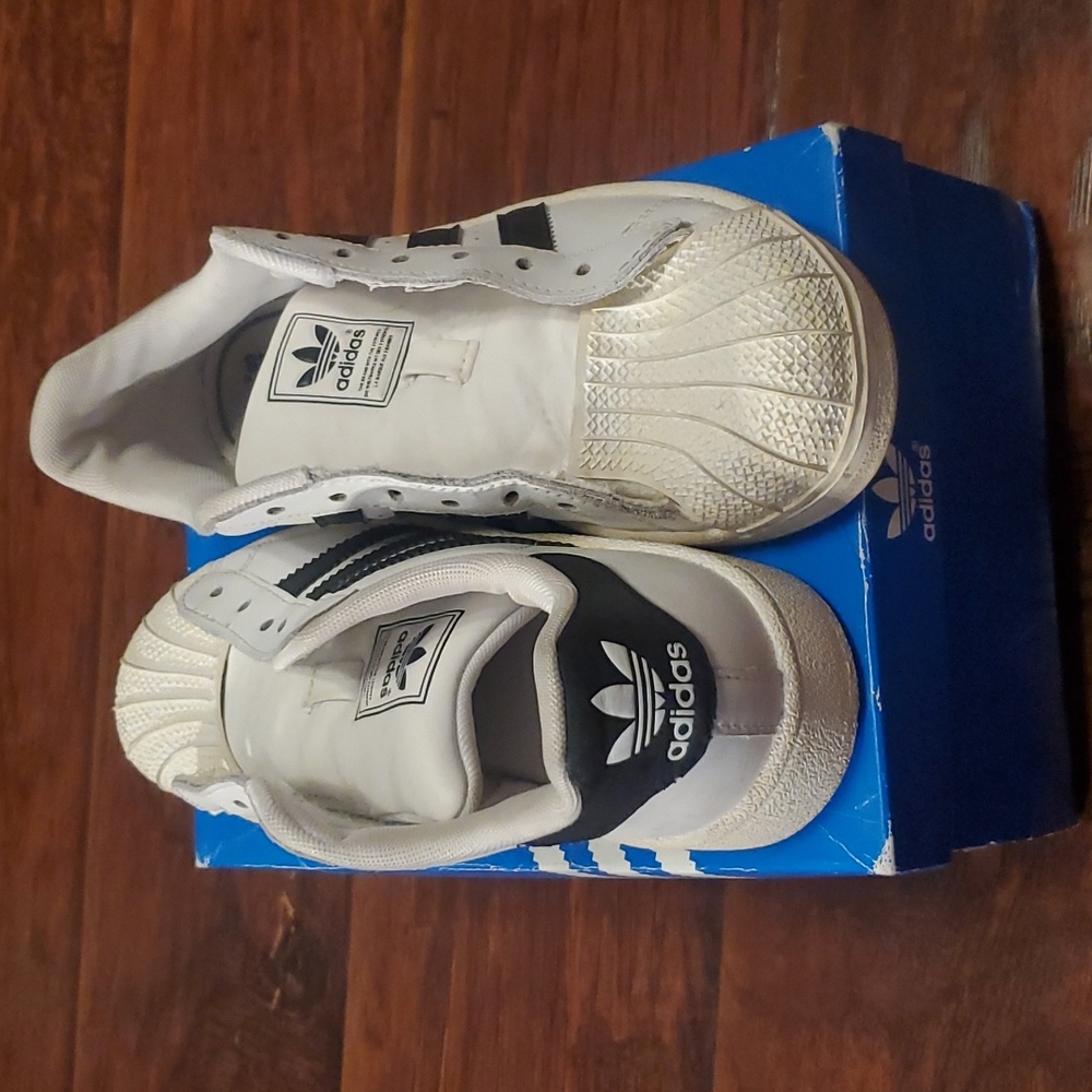 Shoes - Picture 4 of 5